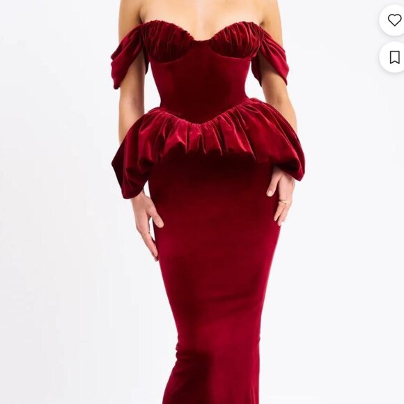 Miss Circle Abigail Velvet Dress - Picture 1 of 6